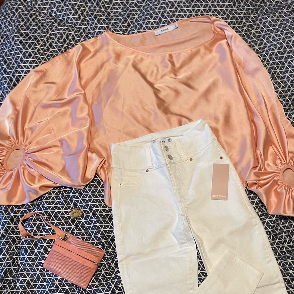 4 piece bundle! White pants, pink silky blouse, adjustable flower ring, pink bag